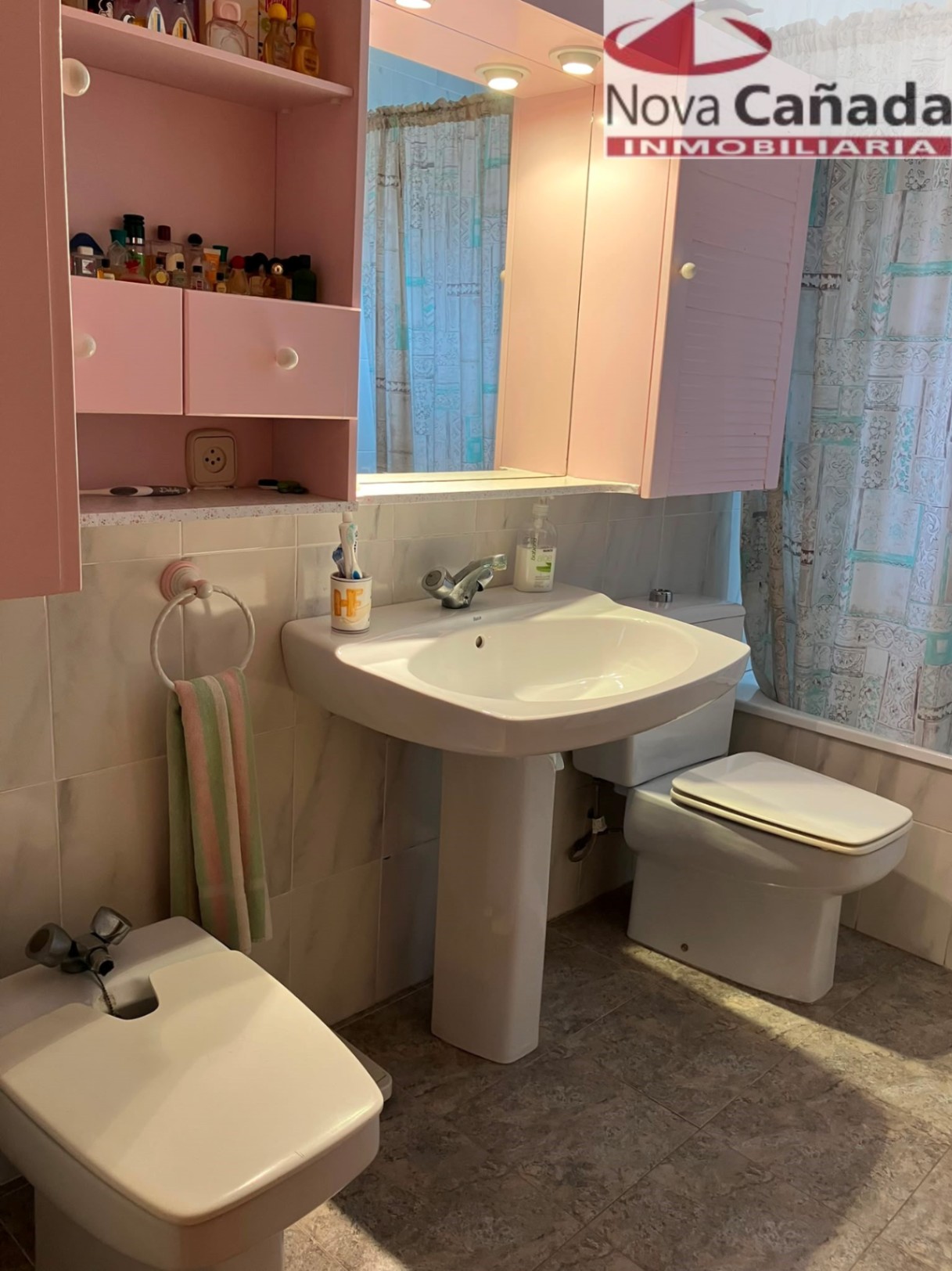 ¡Espectacular Chalet Independiente en La Cañada! 