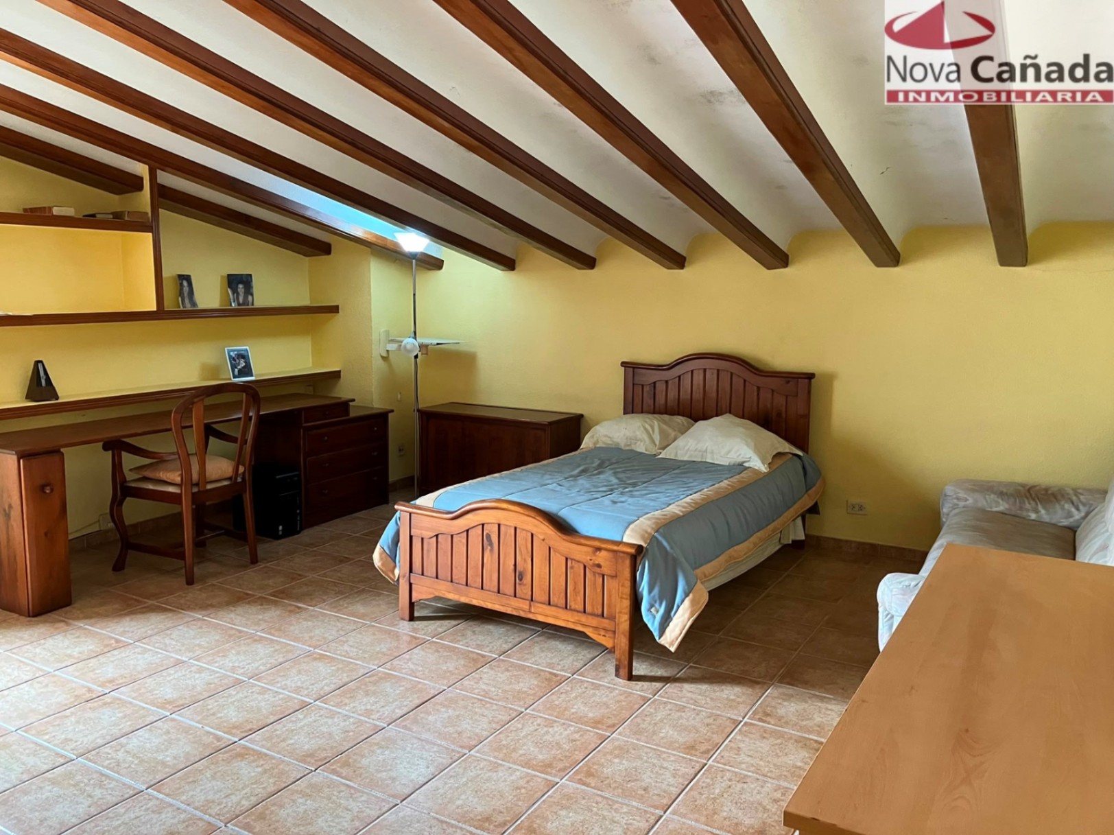 ¡Espectacular Chalet Independiente en La Cañada! 