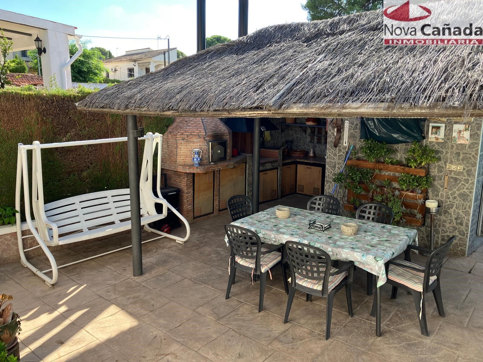 Chalet en La Cañada con piscina en exclusiva