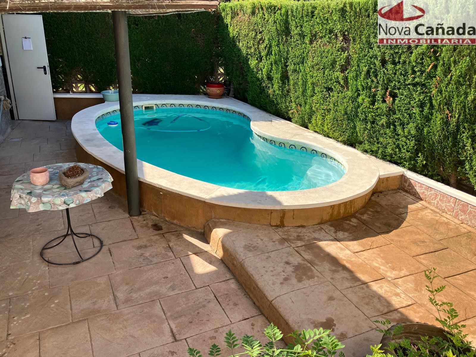 Chalet en La Cañada con piscina en exclusiva