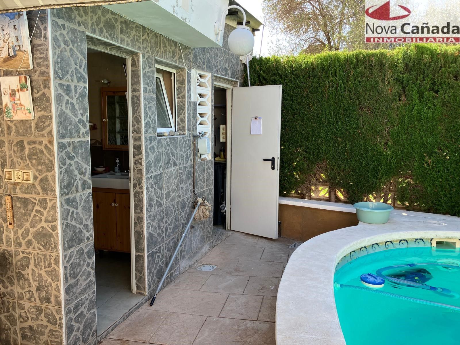 Chalet en La Cañada con piscina en exclusiva