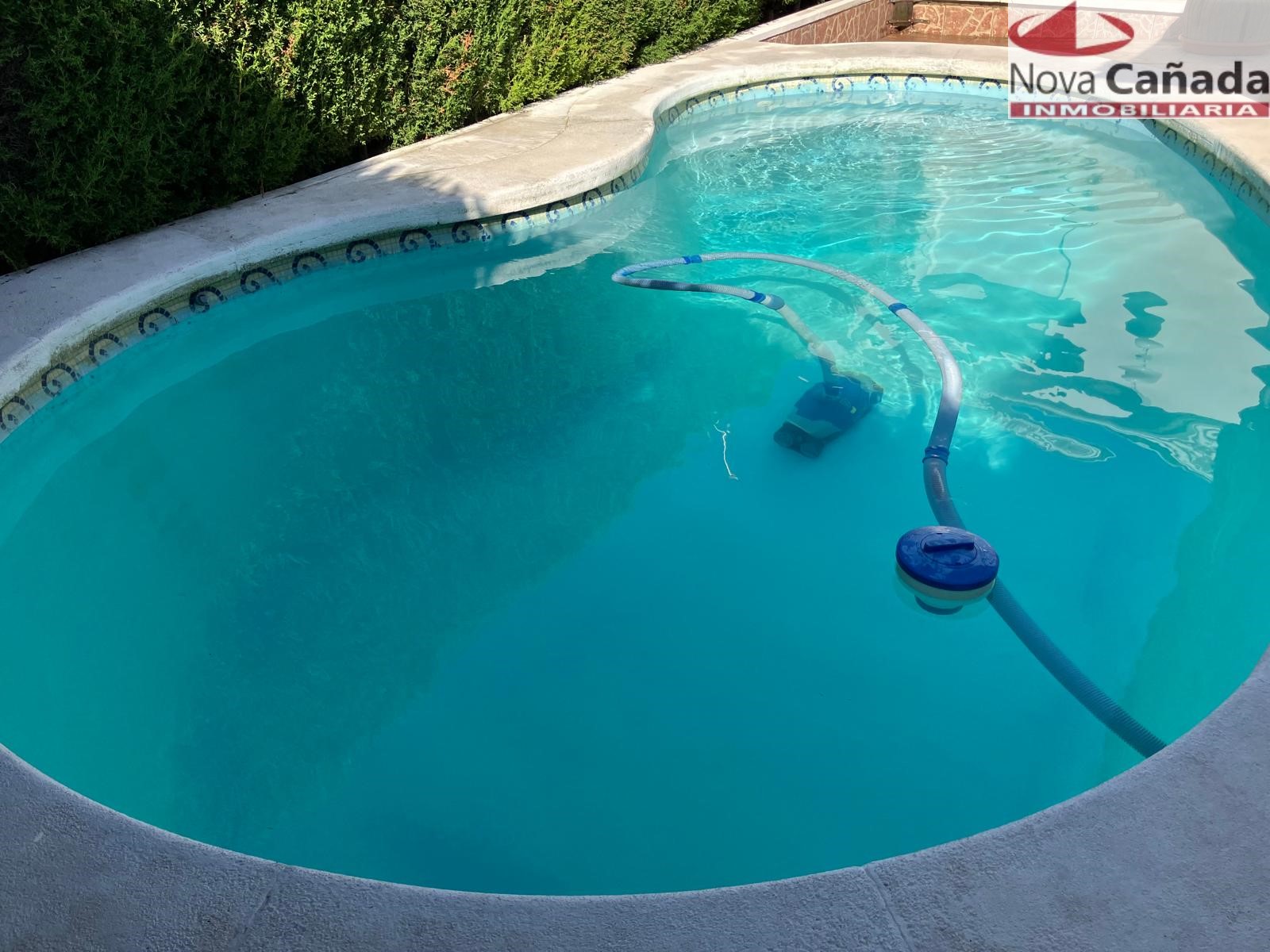 Chalet en La Cañada con piscina en exclusiva