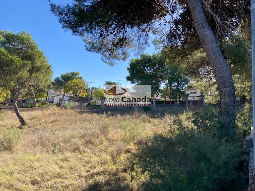 Verkauf eines städtischen Grundstücks in La Cañada, Paterna